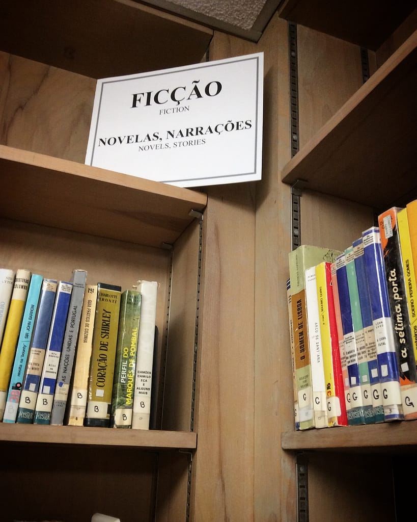 Ficcao (Fiction) Novelas, Narracoes (Novels, stories). Books from that section pictured